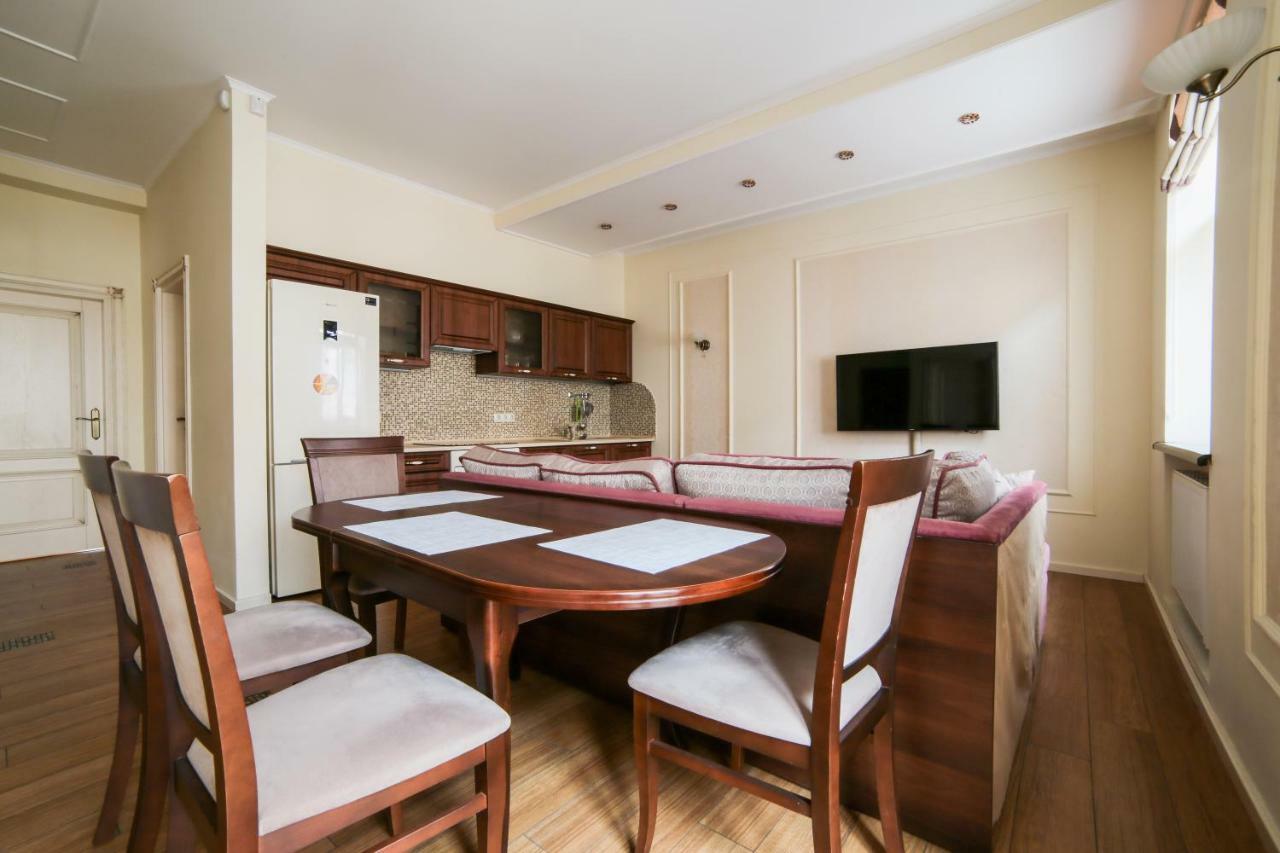Апартаменти З Балконом Lviv Extérieur photo