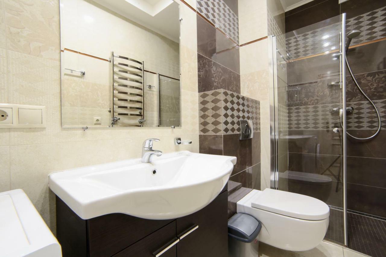 Апартаменти З Балконом Lviv Extérieur photo